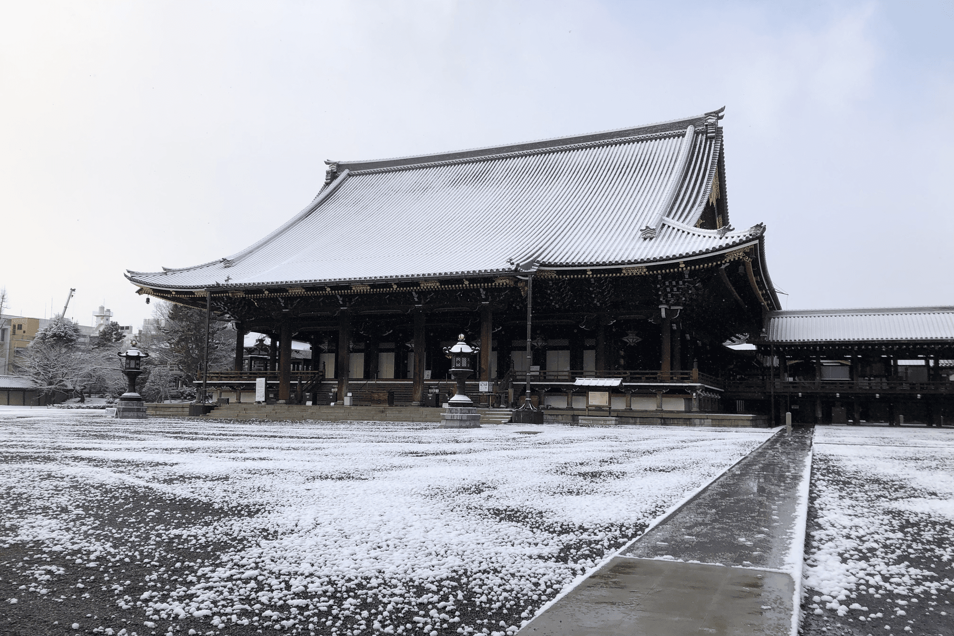 東本願寺小雪球